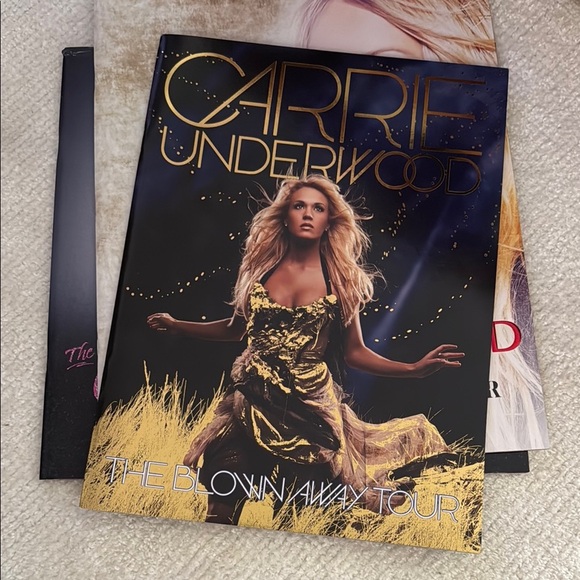 Carrie Underwood Tour Program Collection - Picture 4 of 7